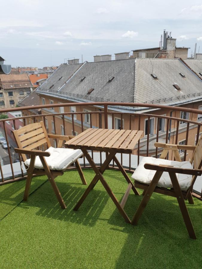 Apartman Modern Floor Loft With Balcony *