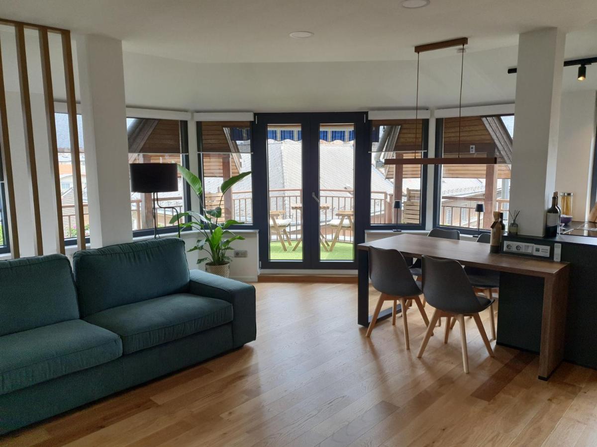 Modern Floor Loft With Balcony Apartman