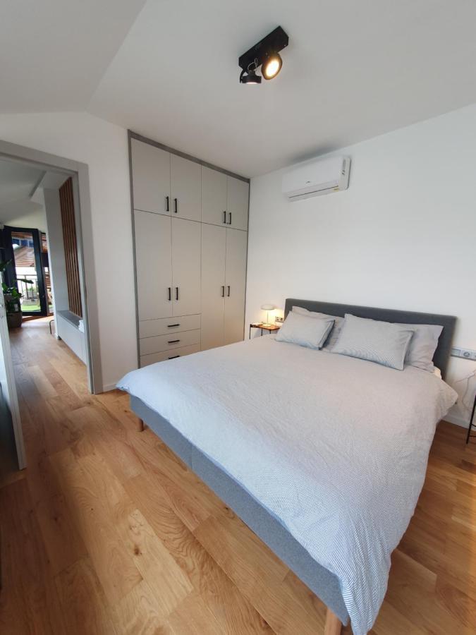 Apartman Modern Floor Loft With Balcony *
