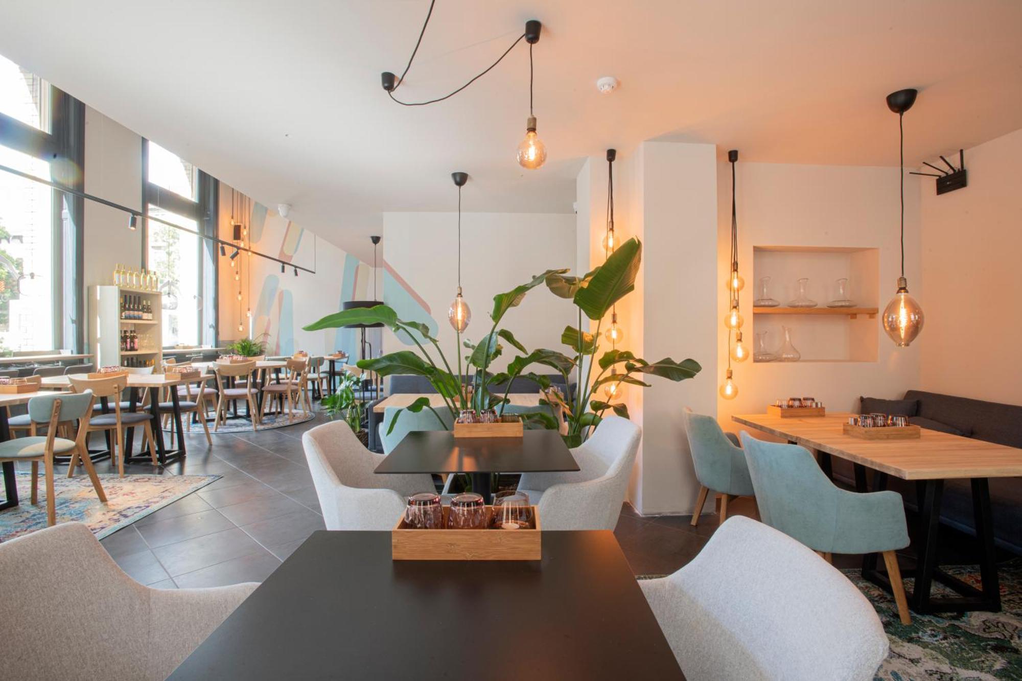 Modern Floor Loft With Balcony Apartman